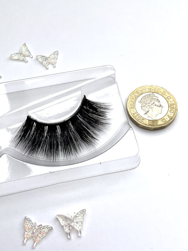 Sasha Black False Lashes 15mm - Image 6