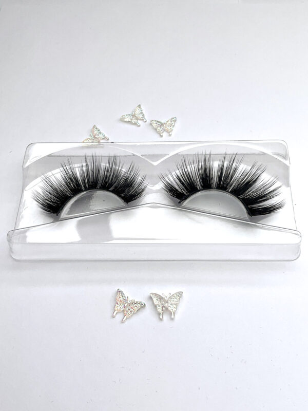 Sasha Black False Lashes 15mm - Image 5